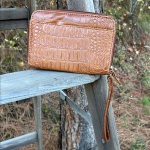 Crocodile Embossed Tan faux leather Wristlet Wallet NWOT